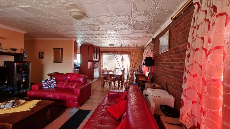 3 Bedroom Property for Sale in Heiderand Western Cape